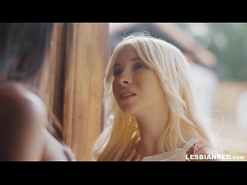 ❤️ הילדה חוזרת הביתה כמה חודשים לאחר מכן ובסופו של דבר אוכלת את הכוס של אמה החורגת סקס איכותי אצלנו ❌❤